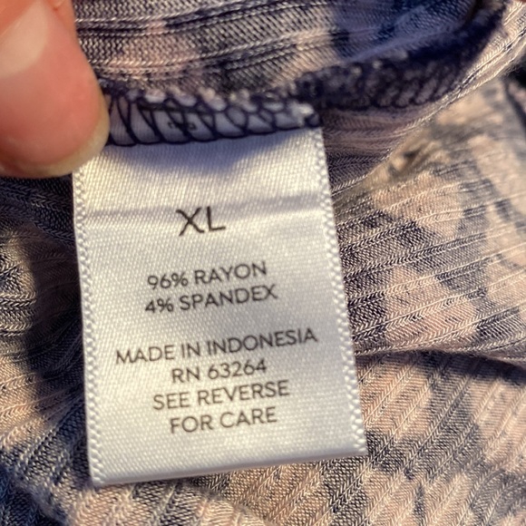 Patterned Blouse - Picture 5 of 5